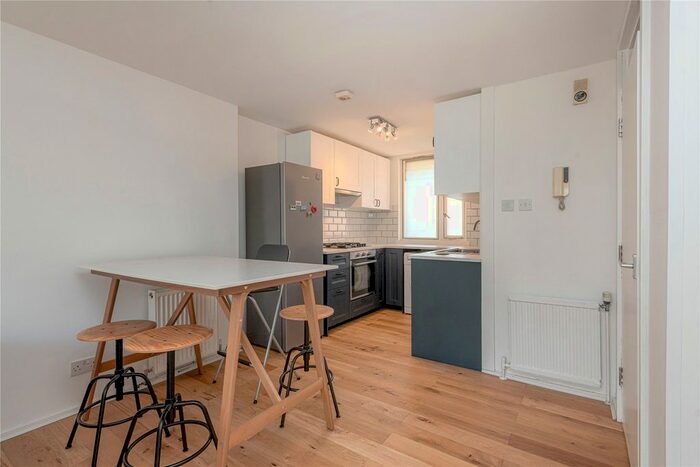 1 Bedroom Flat To Rent In Tavistock Crescent, London, W11