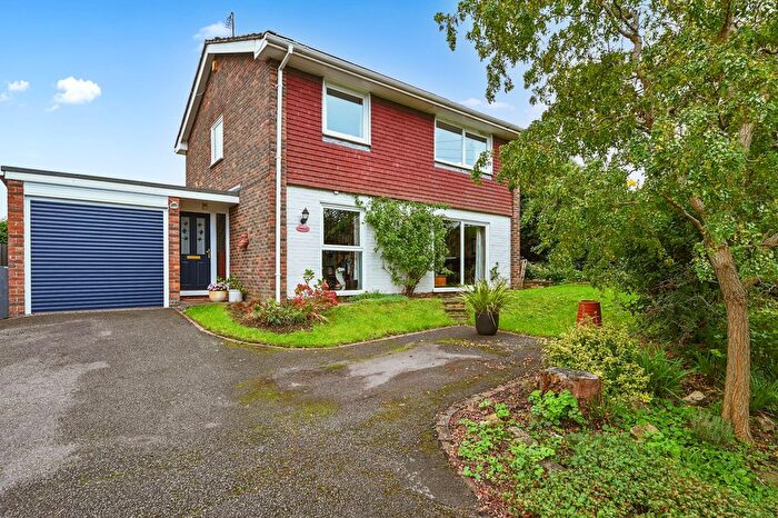 4 Bedroom Detached House For Sale In Westwell Lane, Ashford, TN26