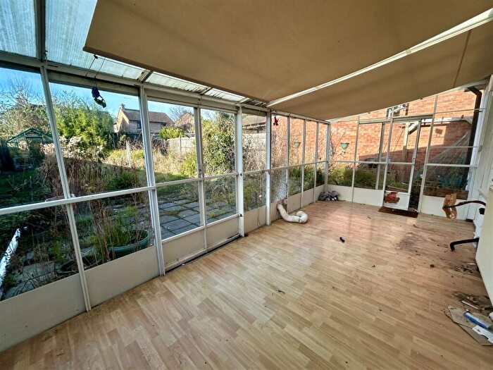 3 Bedroom Chalet For Sale In Ashingdon Road, Rochford, SS4