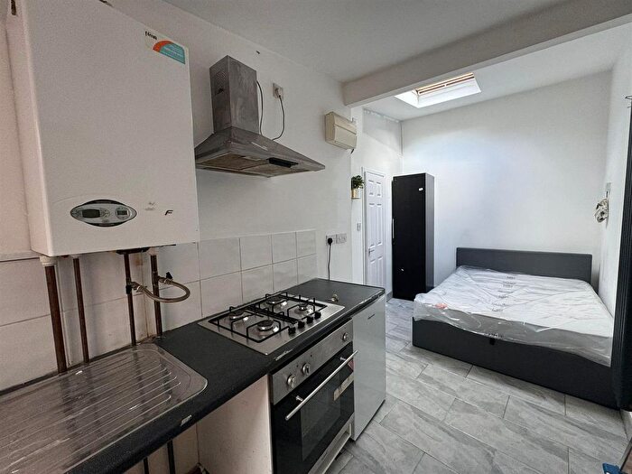 1 Bedroom Flat To Rent In Halstead Street, Leicester, LE5
