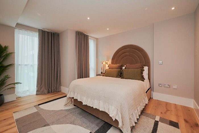 4 Bedroom Apartment To Rent In Flat, Baker, Baker Street, London, NW1