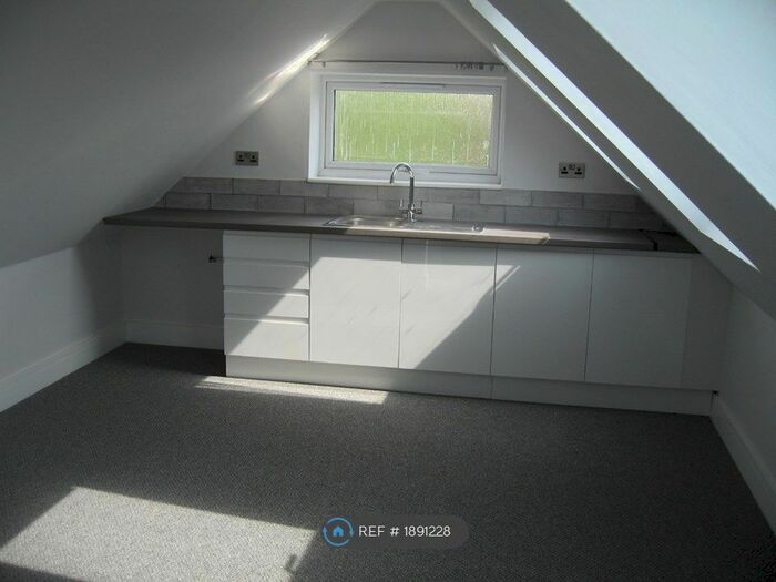 1 Bedroom Flat To Rent In Whilton Road, Northampton, NN2