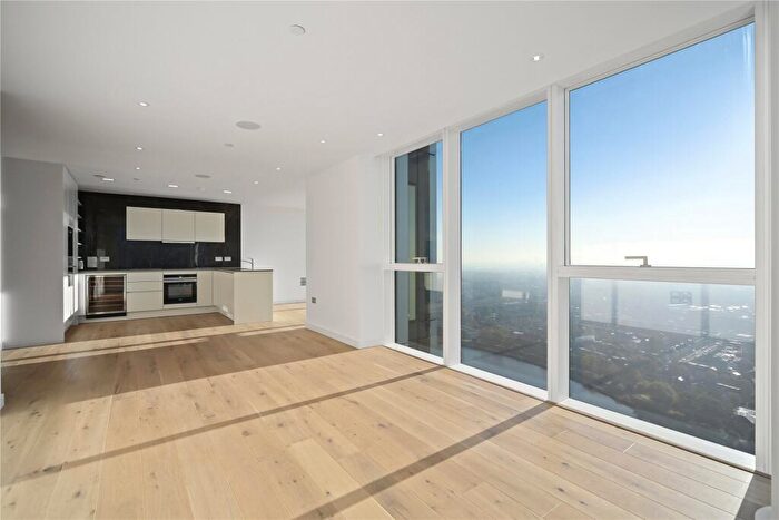 3 Bedroom Flat To Rent In Skyline Apartments, Devan Grove, N4