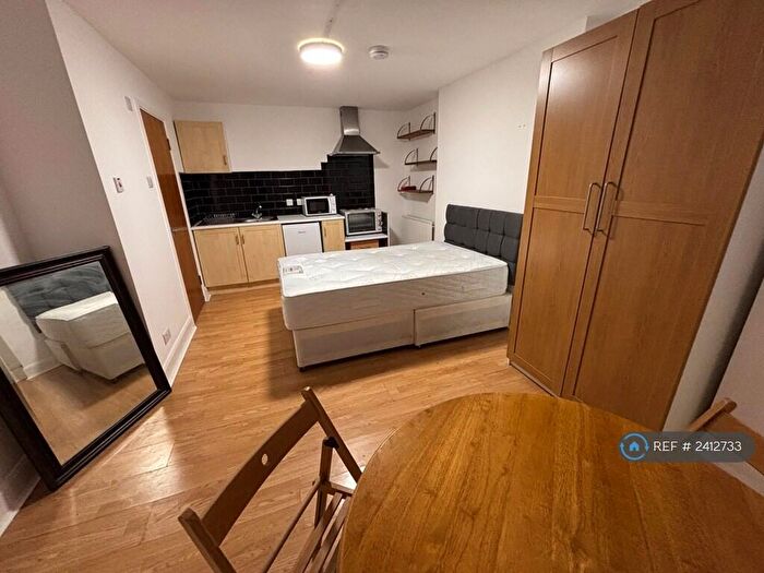 Studio To Rent In Sumatra Road, London, NW6