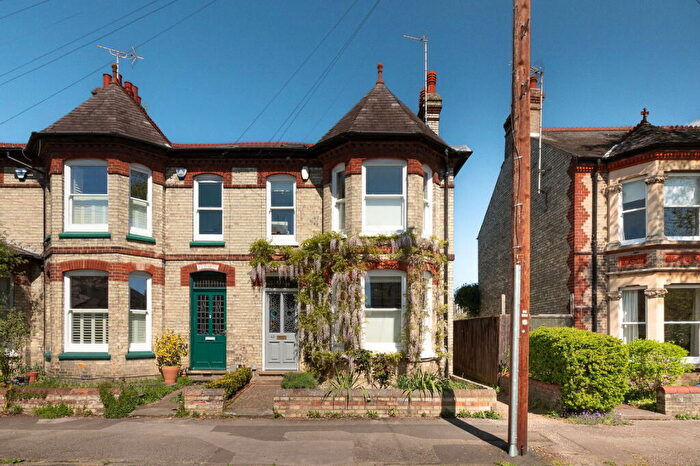 4 Bedroom End Of Terrace House For Sale In Humberstone Road, Cambridge, CB4
