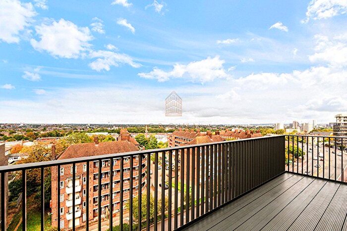 2 Bedroom Flat To Rent In Darter House, Anax Street, Woodberry Down, London, N4