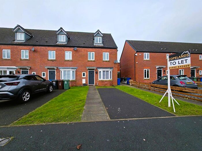 4 Bedroom Town House To Rent In Railway Street, Atherton, M46