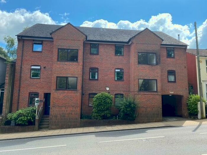 1 Bedroom Flat To Rent In Romsey Road, Winchester, SO22
