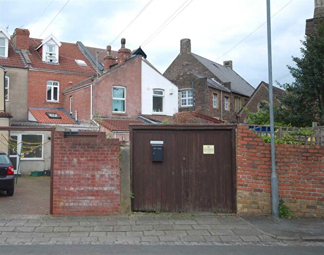 Studio To Rent In Ground Floor Rear Flat, Etloe Road, BS6
