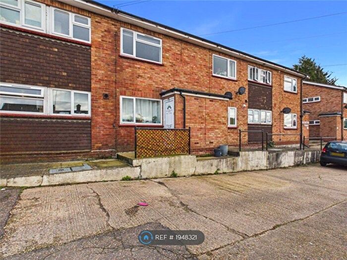 2 Bedroom Flat To Rent In Greenstead Court, Colchester, CO1