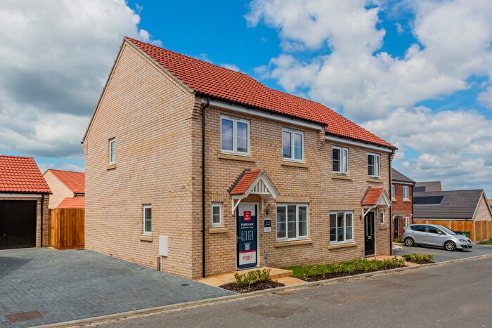 3 Bedroom Semi-Detached House For Sale In Harrier Road, Great Yarmouth, NR31