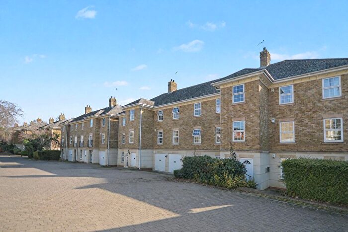 2 Bedroom Flat To Rent In Scholars Court, Derngate, NN1