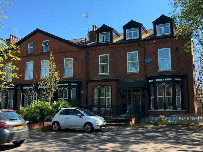 3 Bedroom Flat To Rent In Wilmslow Road, Manchester, M20