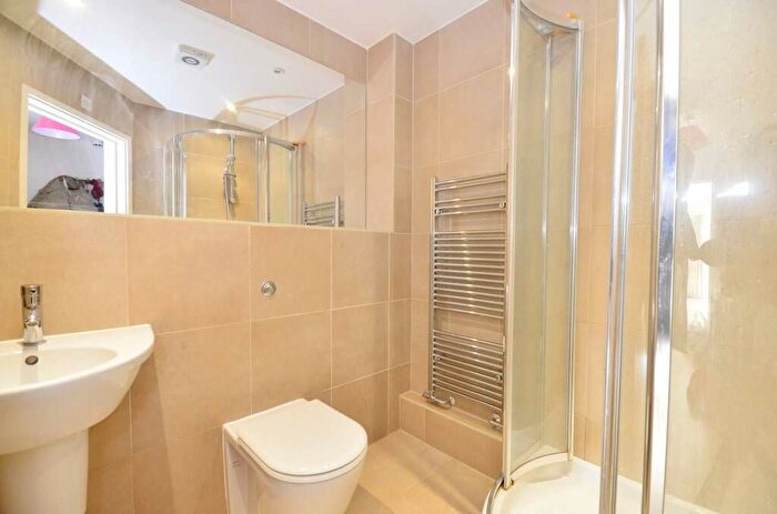 2 Bedroom Flat To Rent In Dryburgh Road, London, SW15