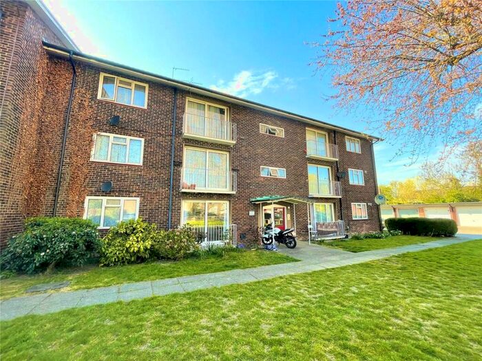 2 Bedroom Apartment To Rent In Oak Way, Northgate, Crawley, West Sussex, RH10