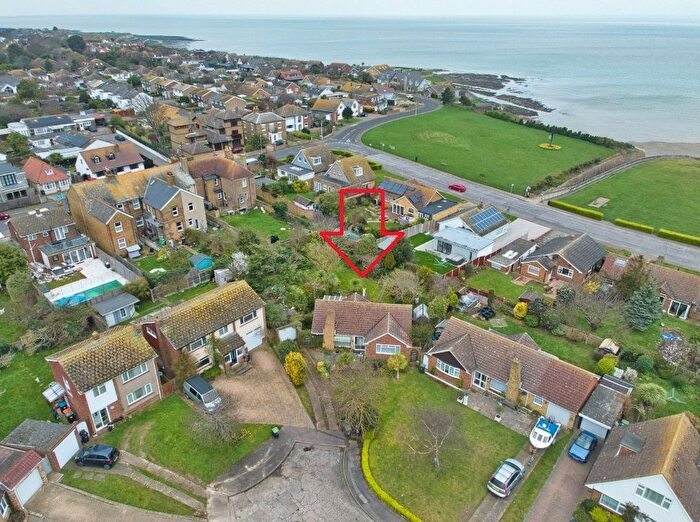 2 Bedroom Bungalow For Sale In Ocean Close, Birchington, Kent, CT7