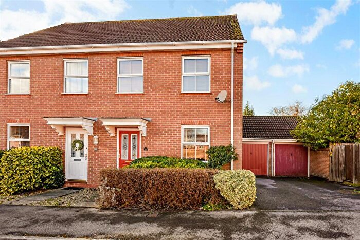 3 Bedroom Semi-Detached House For Sale In Moneyer Road, Andover, SP10