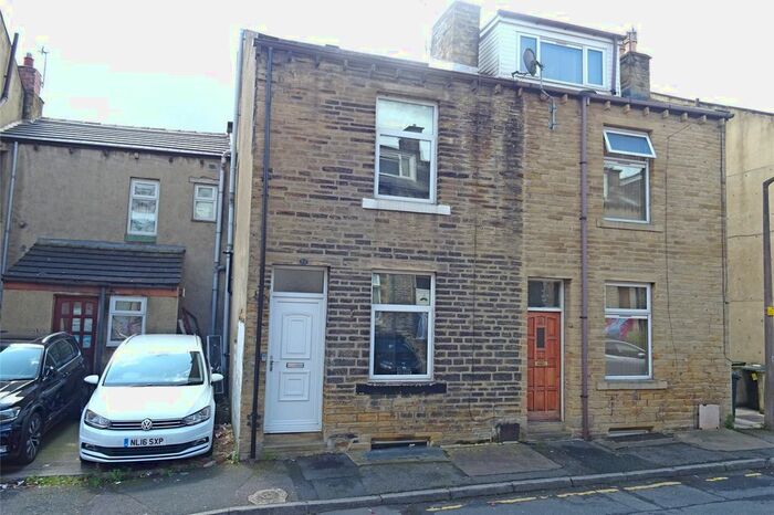 2 Bedroom End Of Terrace House To Rent In Sandywood Street, Keighley, West Yorkshire, BD21