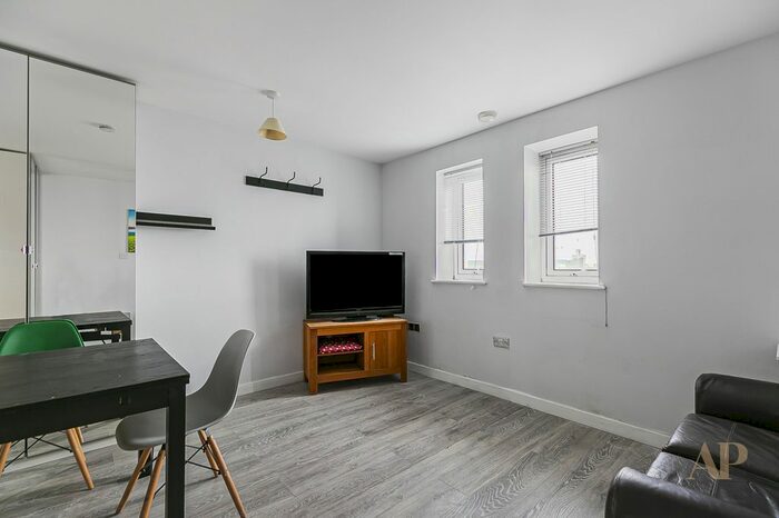 2 Bedroom Flat To Rent In Central House, - High Street, London, E15