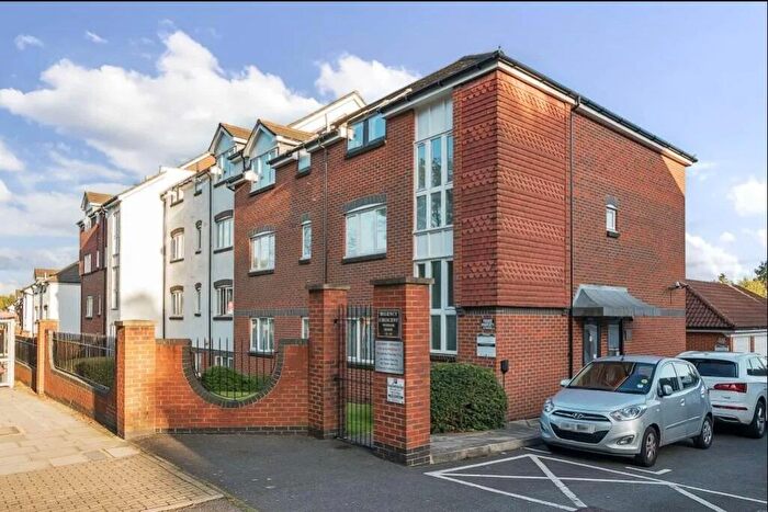 3 Bedroom Apartment For Sale In Windsor House, Regency Crescent, NW4
