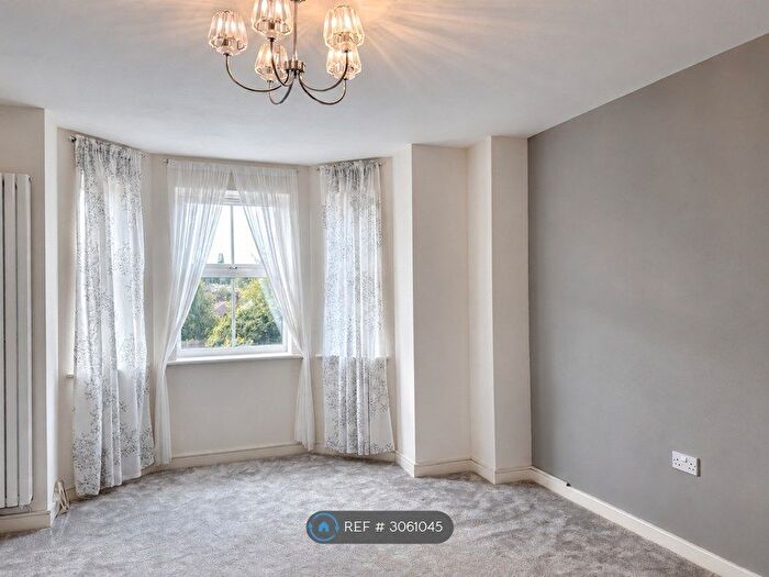 2 Bedroom Flat To Rent In Etruria Court, Stoke-On-Trent, ST1