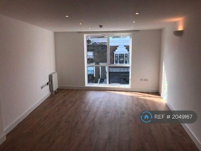 1 Bedroom Flat To Rent In New Cross Road, London, SE14