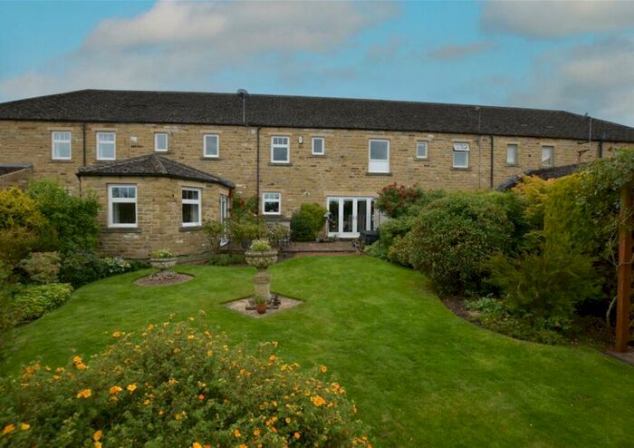 4 Bedroom Mews For Sale In Hallgarth Court, Newsham, Richmond, North Yorkshire, DL11