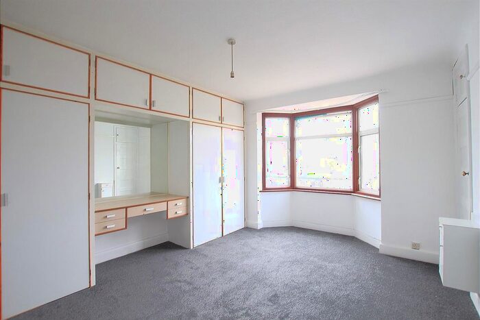 5 Bedroom Semi-Detached House To Rent In Burns Way, Hounslow, TW5