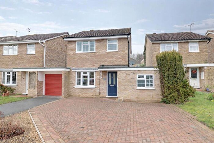 3 Bedroom Detached House For Sale In Rosedale Avenue, Stonehouse, GL10