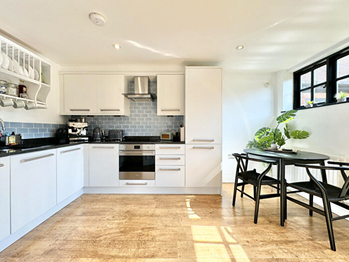 1 Bedroom Barn Conversion For Sale In The Courtyard, Liscombe Park, Soulbury, LU7
