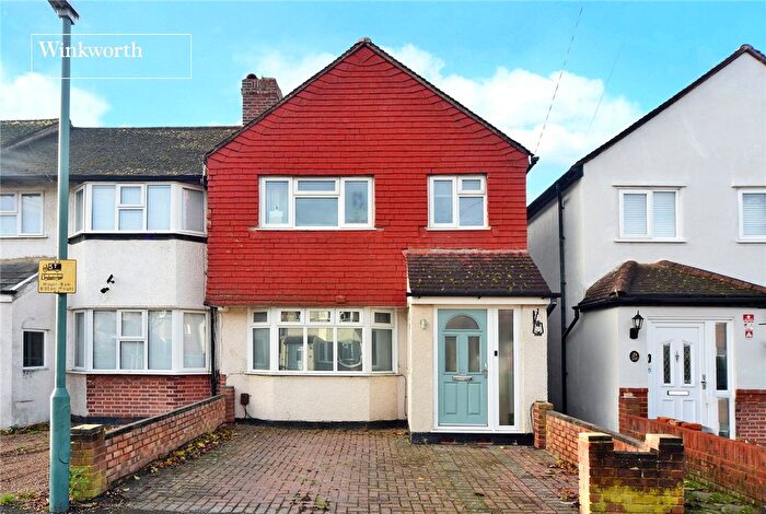 3 Bedroom End Terrace House For Sale In Buckland Way, Worcester Park, KT4