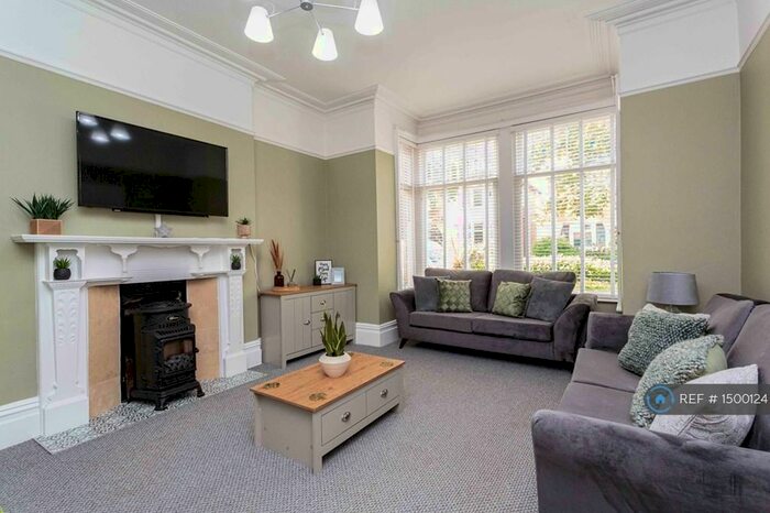 5 Bedroom Semi-Detached House To Rent In Orchard Road, Lytham St. Annes, FY8