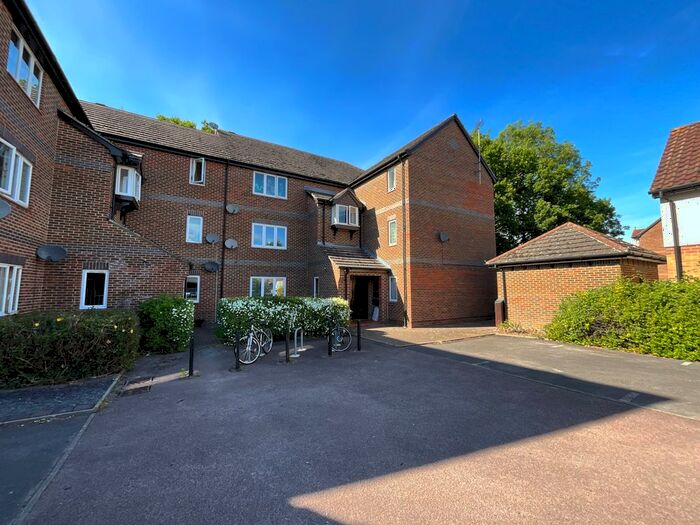 1 Bedroom Flat To Rent In Wensum Drive, Didcot, Oxfordshire, OX11