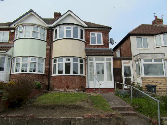 3 Bedroom Semi-Detached House To Rent In Mildenhall Road, Great Barr, Birmingham, B42