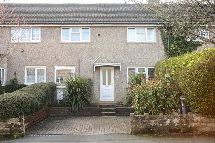 3 Bedroom Terraced House For Sale In Wessex Road, Chippenham, SN14