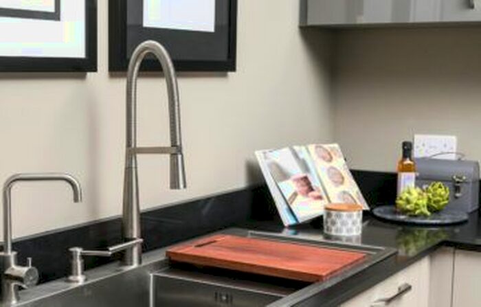 2 Bedroom Flat For Sale In King's House, Station Square, Cambridge CB1