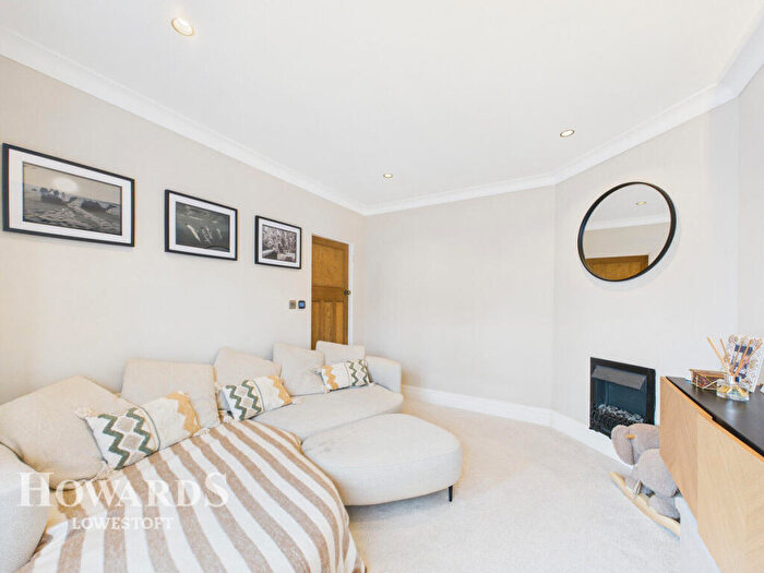 3 Bedroom Semi-Detached House For Sale In Marlborough Road, Lowestoft, NR32
