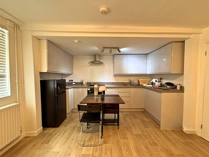 2 Bedroom Flat To Rent In Old Tiverton Road, Old Tiverton Road, EX4