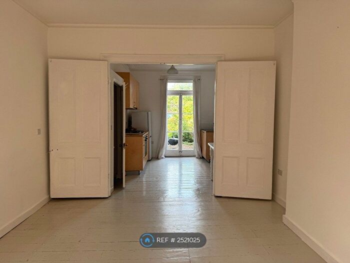 1 Bedroom Flat To Rent In Penge, London, SE20