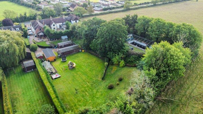 4 Bedroom End Of Terrace House For Sale In Bedford Road, Ravensden, MK44