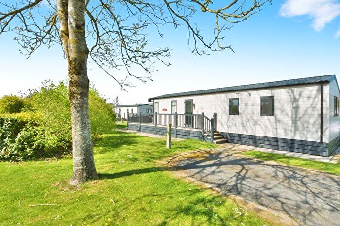 3 Bedroom Detached House For Sale In Water Lily Meadow, Cotswold Hoburne, Cotswold Lakes, GL7