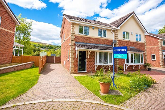 3 Bedroom Semi Detached House For Sale In The Sidings, Darwen, BB3