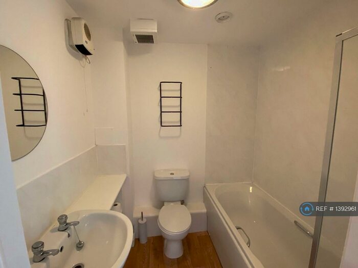 1 Bedroom Flat To Rent In Tullis Street, Glasgow, G40