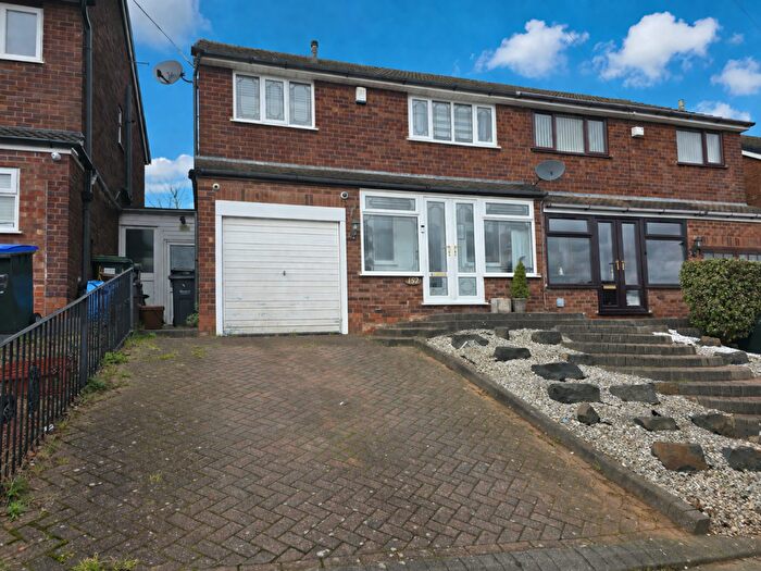 3 Bedroom Semi Detached House For Sale In Stanton Road, Great Barr, Birmingham, B43