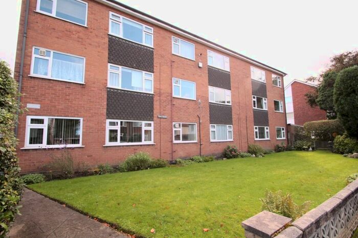 1 Bedroom Flat To Rent In York Avenue, Sale, M33