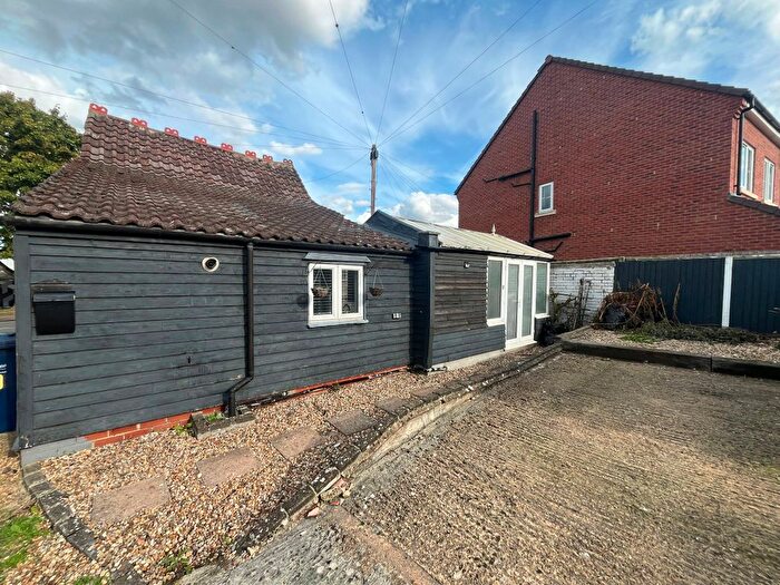 1 Bedroom Detached House To Rent In Bridge Street, Chatteris, PE16