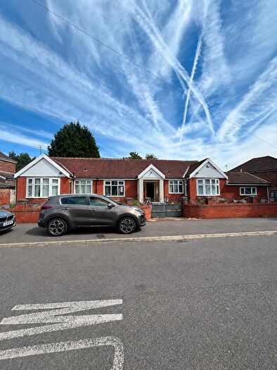 6 Bedroom Bungalow For Sale In Boardman Road, Manchester, Lancashire, M8