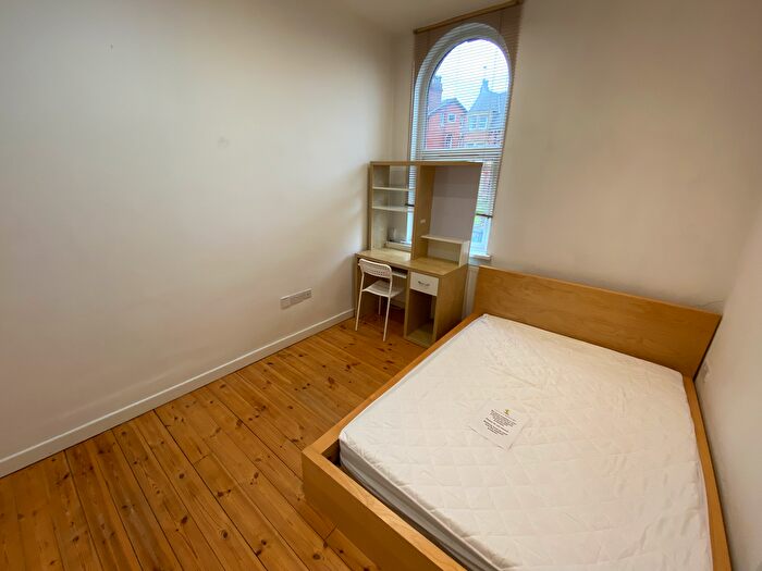 1 Bedroom Flat To Rent In Flat A, Clarendon Road, LS2