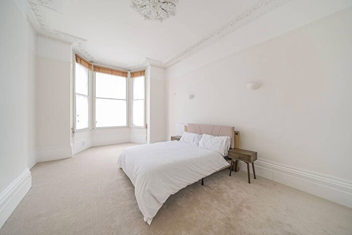 1 Bedroom Flat To Rent In Finborough Road, Chelsea, London, SW10