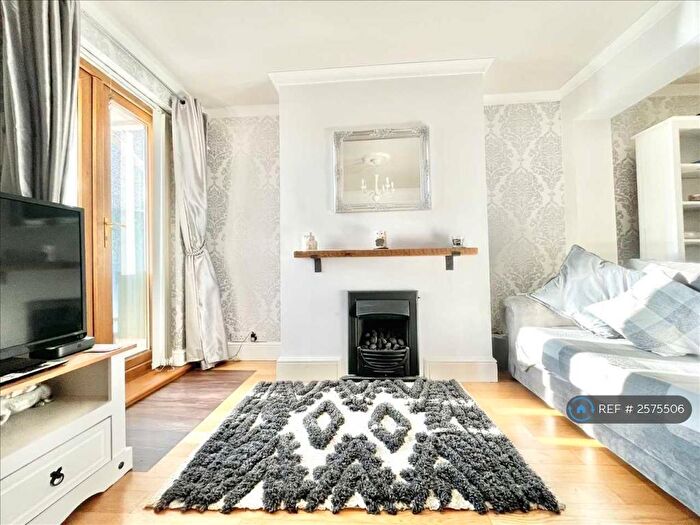 3 Bedroom Terraced House To Rent In Crompton Street, New Houghton, Mansfield, NG19